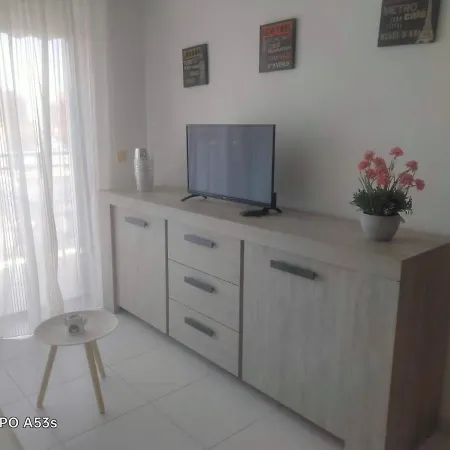 Апартаменты Aprtamento Con Piscina Торевьиа