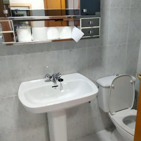 Апартаменты Aprtamento Con Piscina Торевьиа